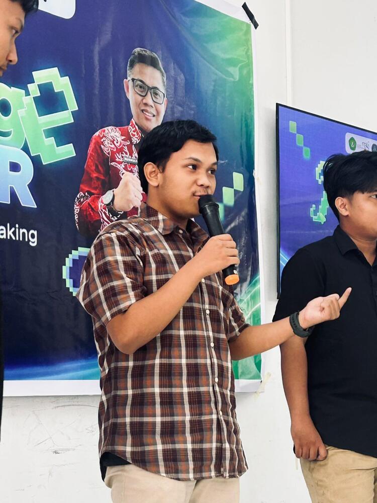 Daffa Arkhabista during IT support experience